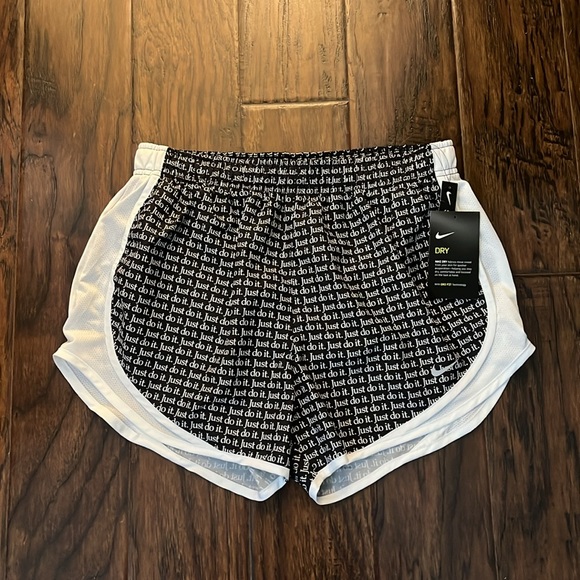 NWT!!  Nike Dri Fit shorts, size medium - Picture 5 of 6